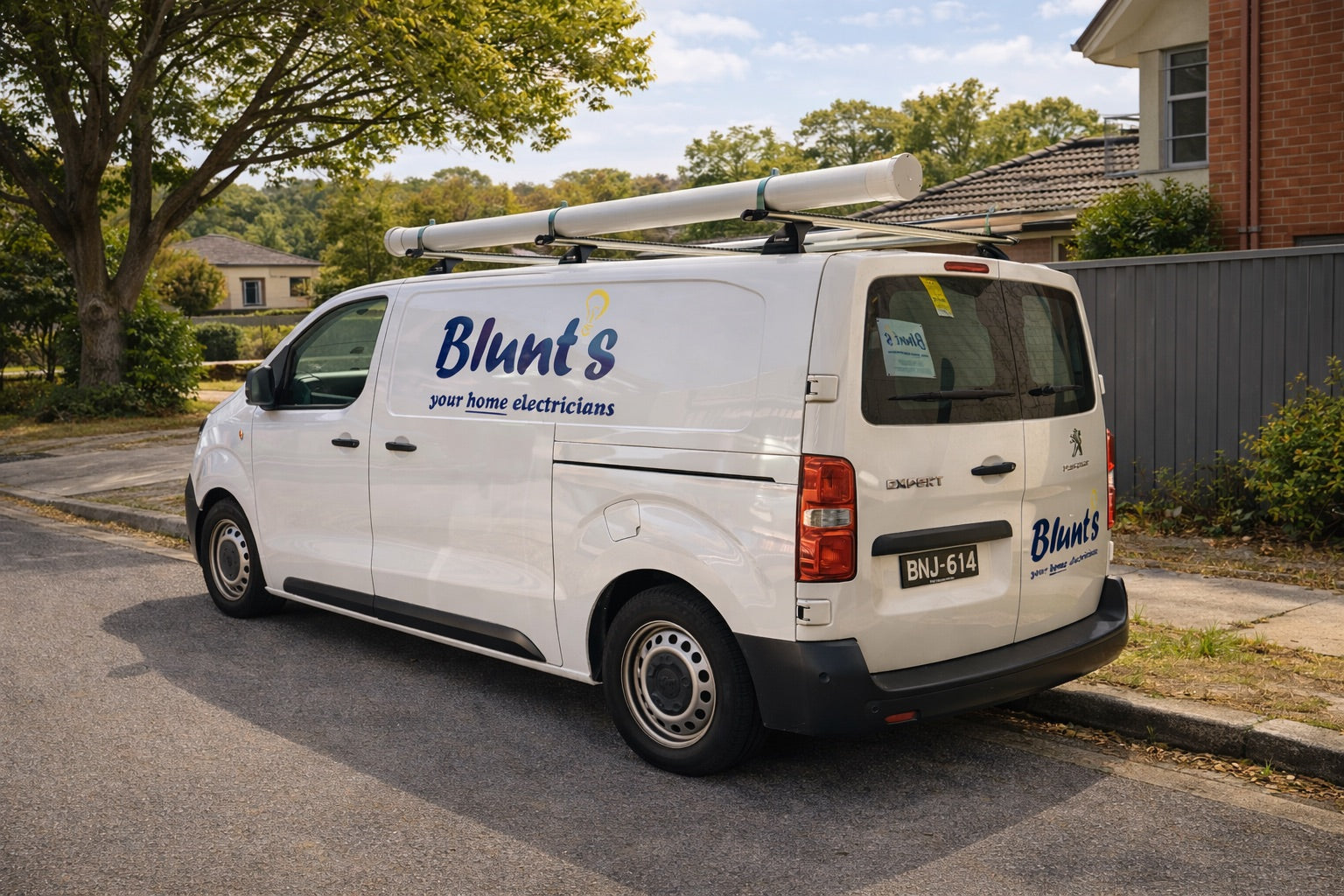Licensed electrician in Malvern East providing residential electrical services