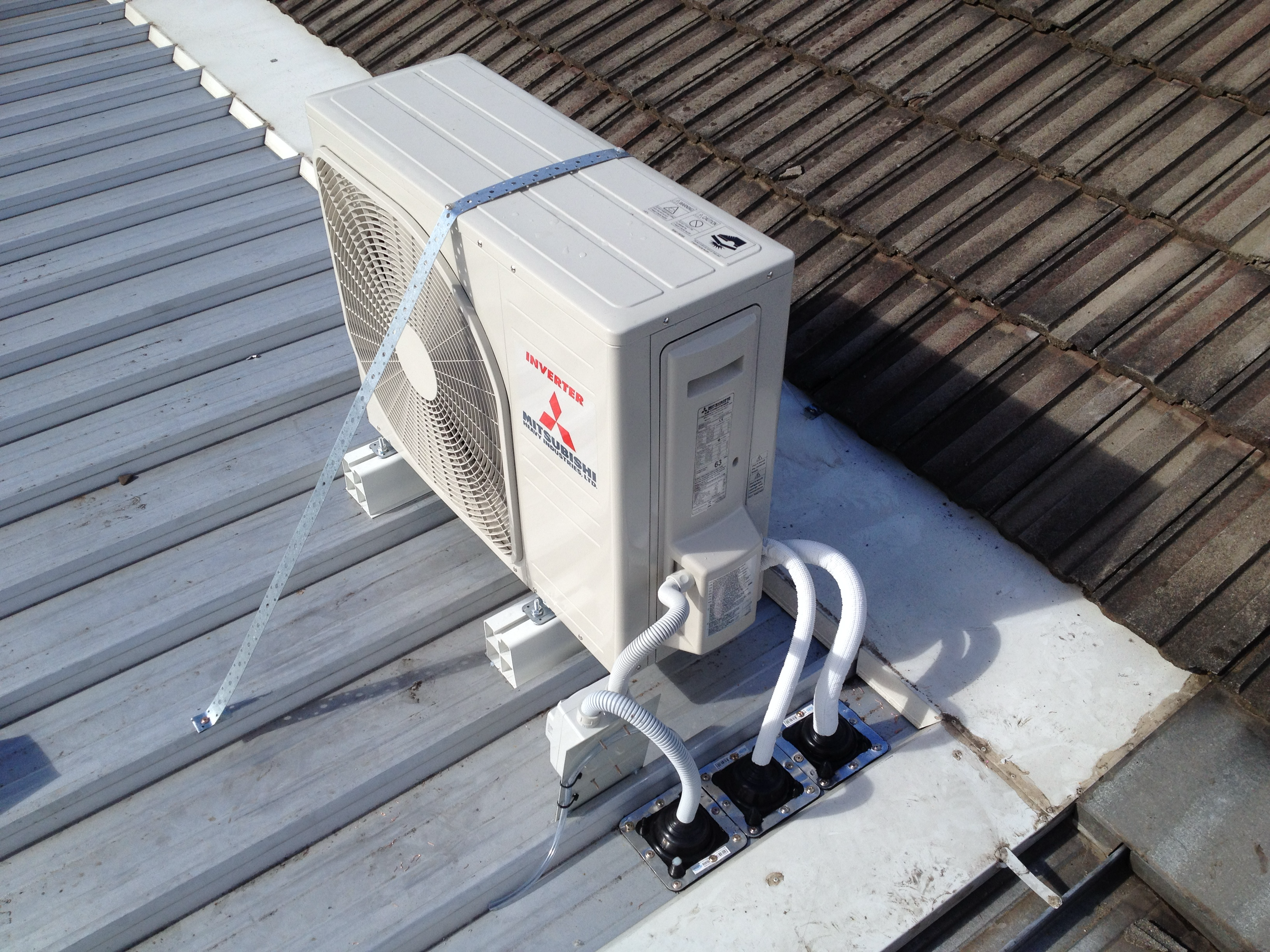 Split system air conditioner installed in a Melbourne home by licensed electricians